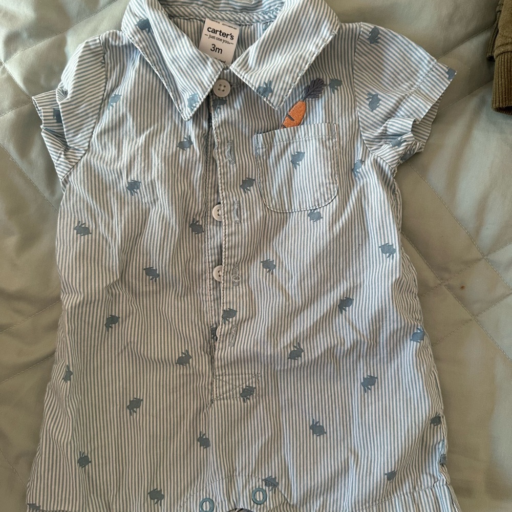 Carter's White and Blue Patterned Button Down Shirt 3 months